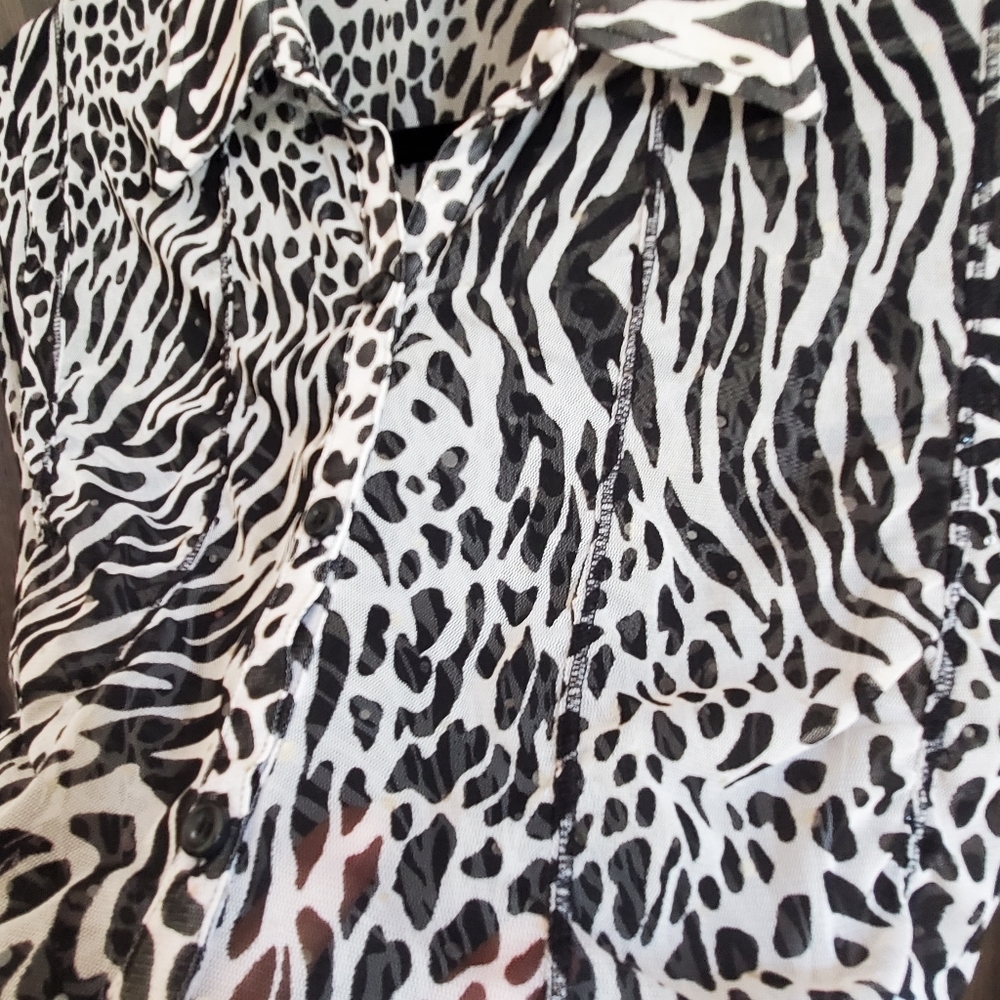 Beautiful! ERIN by Erin London~Black White Zebra 🦓 Blouse Button Sequins Size S - Picture 3 of 8
